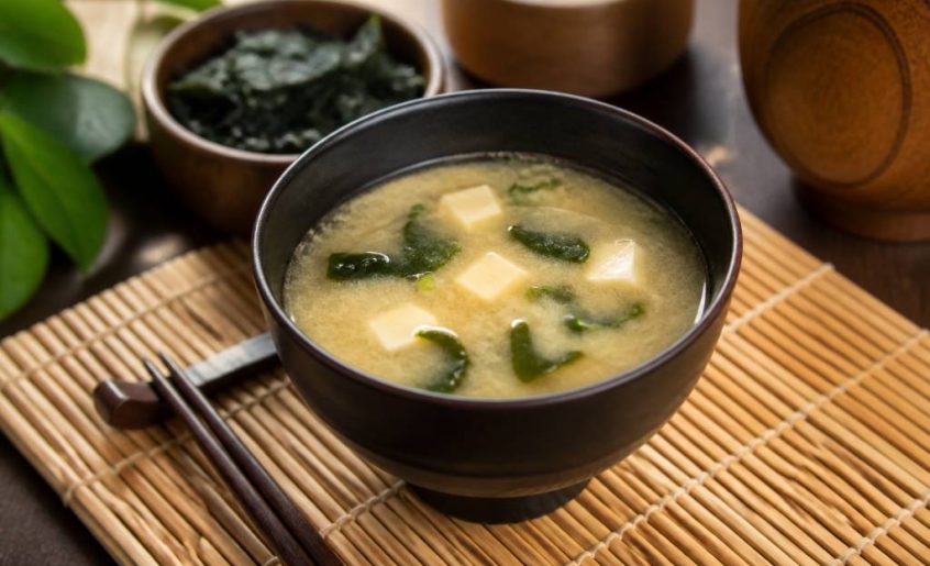 Bienfaits de la soupe miso : pourquoi l’adopter au quotidien