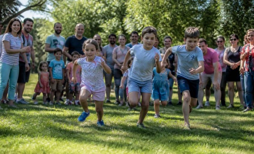 Jeux pour cousinade gratuit : des idées amusantes pour réunir toute la famille