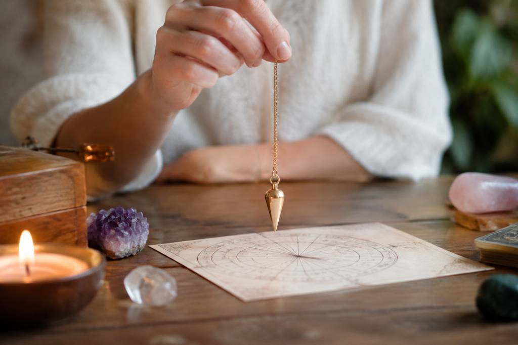 Maison du pendule : comment choisir et utiliser un pendule divinatoire
