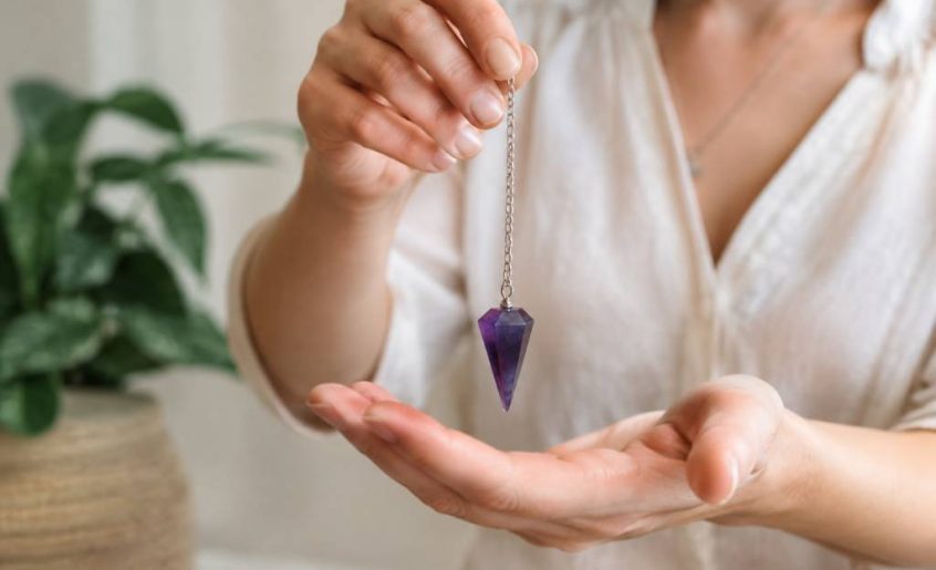 Comment tenir son pendule : les bons gestes pour une utilisation précise