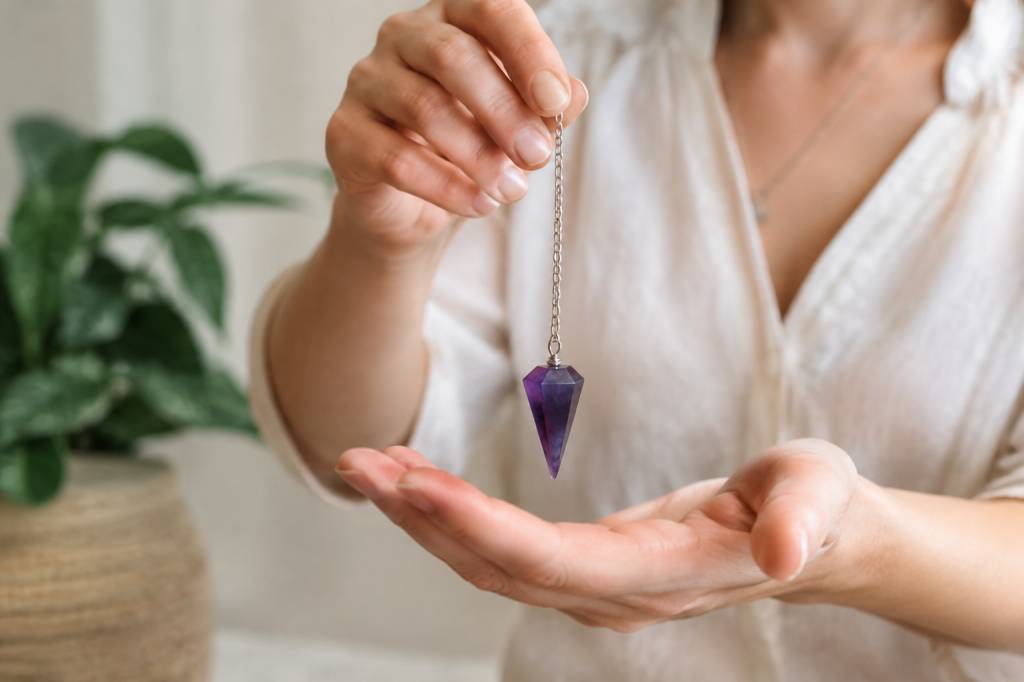 Comment tenir son pendule : les bons gestes pour une utilisation précise