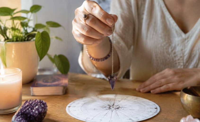 Comment se servir d'un pendule pour obtenir des réponses fiables ?